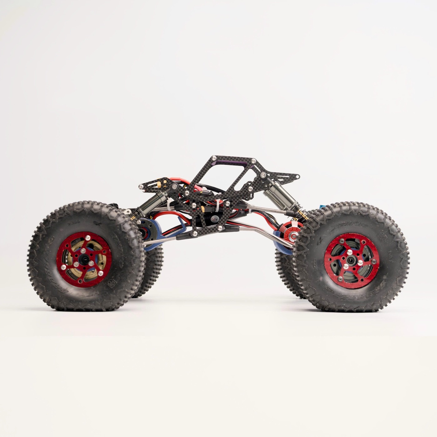 Monty competition crawler, complete chassis in side profile