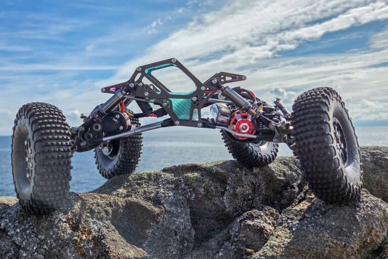 Monty competition crawler in Glacier Teal on rock